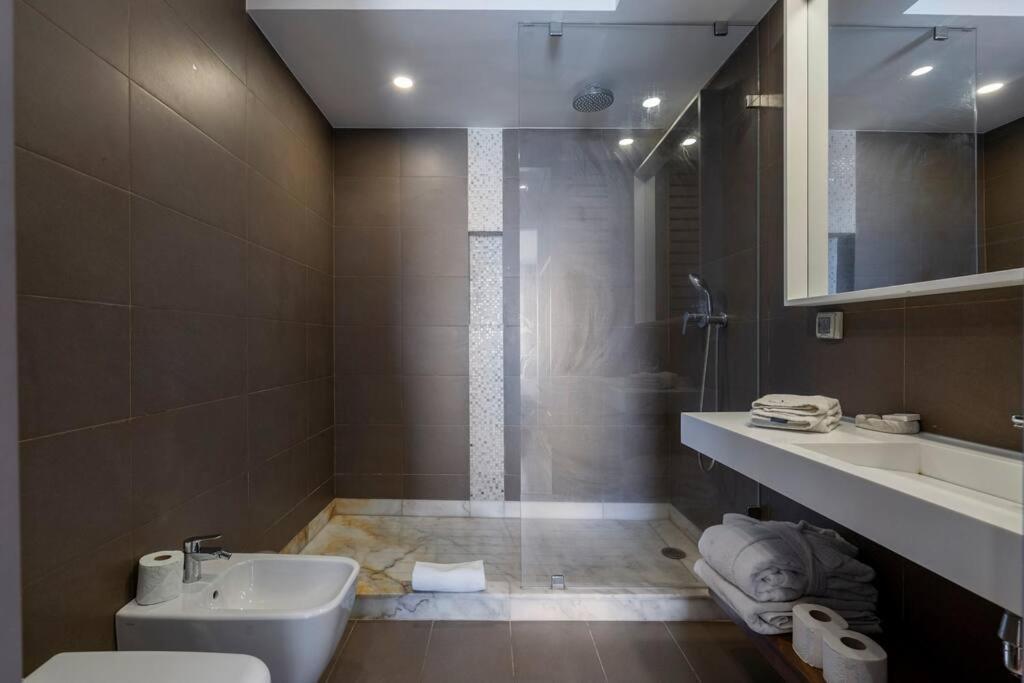 Luxury Apartment At Corniche , Seaview Close Beach Casablanca Ngoại thất bức ảnh
