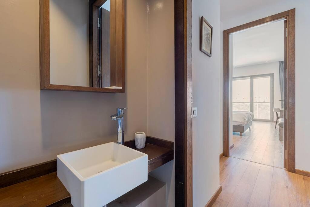 Luxury Apartment At Corniche , Seaview Close Beach Casablanca Ngoại thất bức ảnh